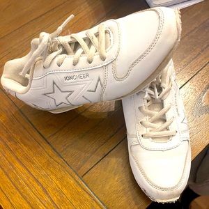 Girls size 2 White IonCheer shoes